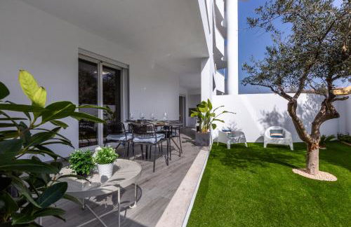 Colombo Palace - viale colombo 358 - Photo 17