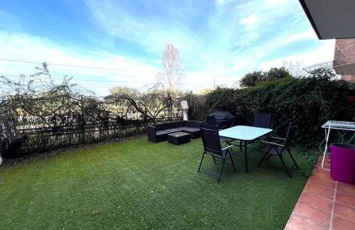 Fabulous Apartment with Garden and Parking - Foto 10