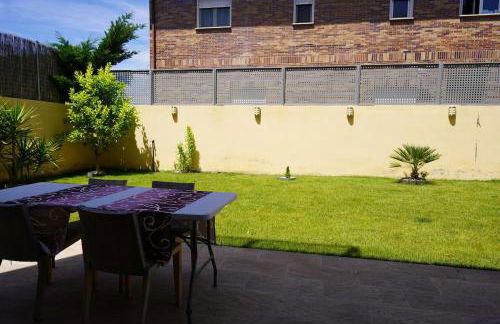 complete luxury house with garden - Foto 46