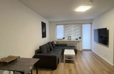 Zentrales und renoviertes Apartment nähe Medienhafen mit Balkon - Foto 1