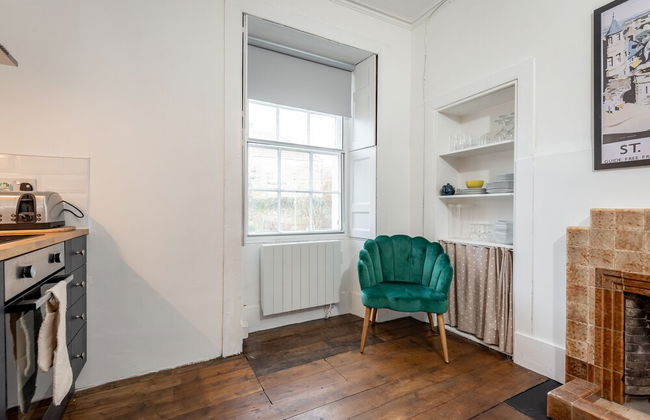 The Doctors Hoose Street Parking - Foto 9