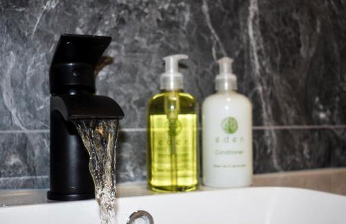 Bathgate Penthouse near Edinburgh - Photo 20