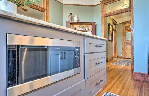 Walk to Shops and Restaurants Dtwn Laramie Condo! - Foto 8