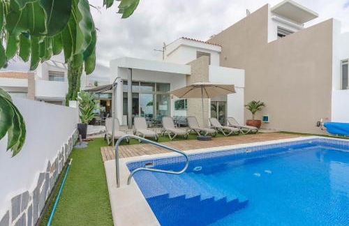 Villa Isabella, Luxury Villa with Heated Pool Ocean View in Adeje, Tenerife - Foto 17