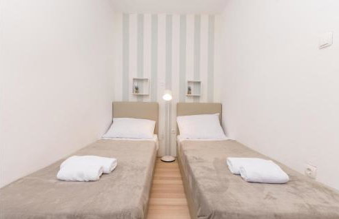 4 Bedroom Stunning Home In Polaca - Foto 31