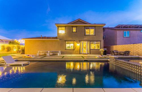 GAMEROOM, King Beds, Movie Projector, Heated Saltwater Pool, Golf and Games! - Foto 49