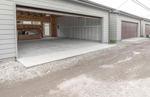 Beautiful Modern 3BR in the Grove ABODEbucks - Photo 48