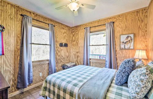 7 Mi to Downtown Morganton: Cabin w/ Fire Pit! - Photo 10