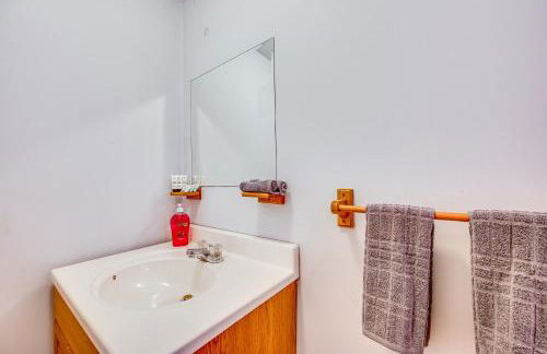 5 Mi to Jay Peak Resort Cabin with Pond Access! - Foto 23