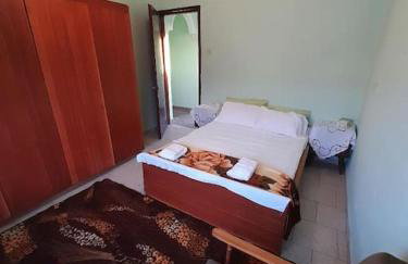 HOUSE IN LAVARA - Photo 1