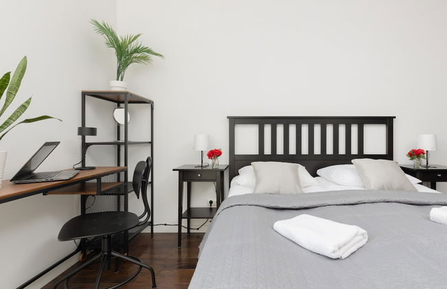 Bright Warsaw Apartment by Renters - Photo 2