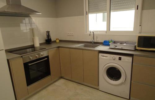 APARTAMENTOS EL SOL a 20 metros del mar. - Foto 9