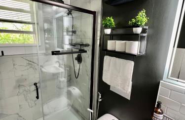 Calm 4BR-3BA 10 min DT Airport by LSP Homes - Foto 34