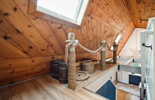 Beach Plum Cottage Steps to Beach Loft AC - Foto 31