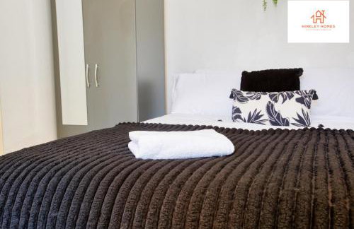 Spacious 6-Bedroom House with Parking in Bridgwater Ideal for Contractors & Group Stays - Foto 19