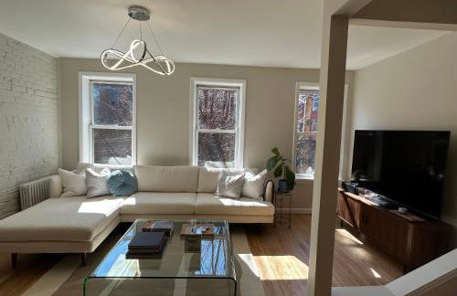 NEW! Historic Townhouse-14 min to WTC - Foto 5