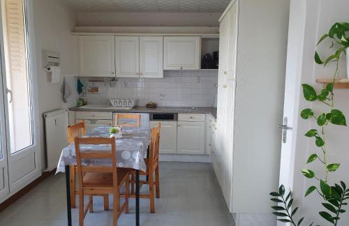 Médipôle T2 avec un garage gratuit sur place, 16min à centre ville Lyon en métro A - Foto 17