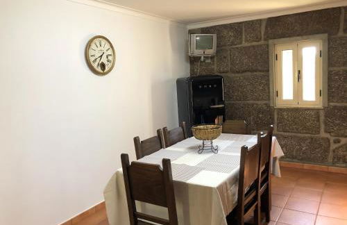 Charming Villa in Resende with Private Pool - Foto 10