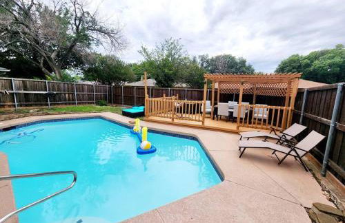 Newly remodeled 5BR 3BA w/pool 16 ppl - Photo 52