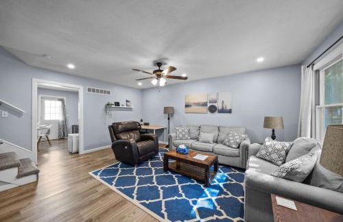 New Spacious Renovated Townhouse - Foto 1