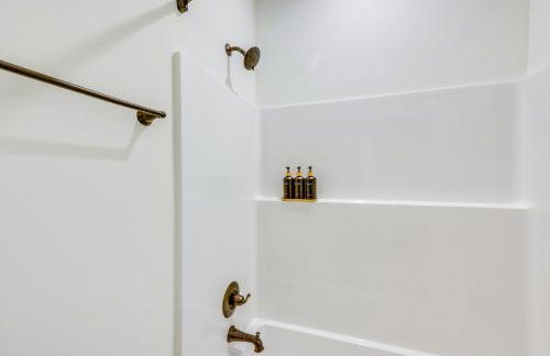 Walk to Sports Complex Home in Millbrook! - Foto 16