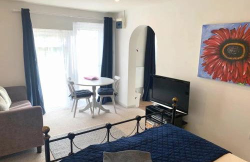 Yew Tree View - Photo 4