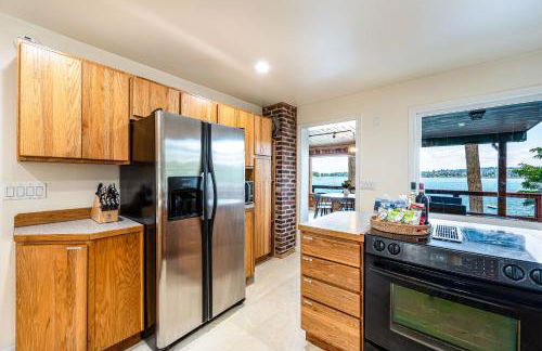 Waterfront Vashon Island Home, Beach Access and View - Foto 11