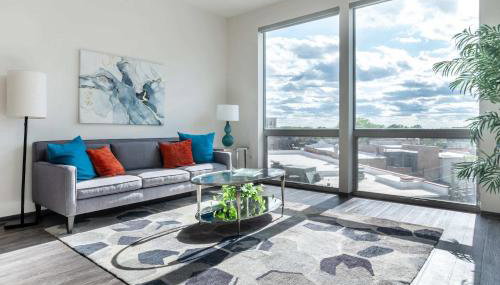 1BR City Loft With Modern Glass Views - Foto 1