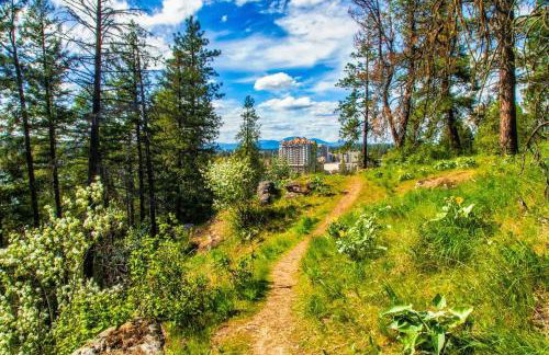 Downtown Condo Above Restaraunts- Free Parking - Foto 35