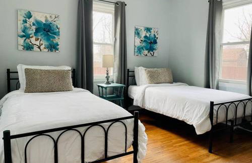 Green Roof Inn - Centrally Located 2BR/1BA Home - Foto 17