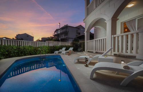 Villa Authentica with Heated Pool - Foto 7