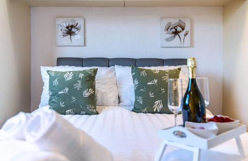 Cosy Countryside Hot Tub Retreat! Fully Central Heated with FREE Parking - Foto 16