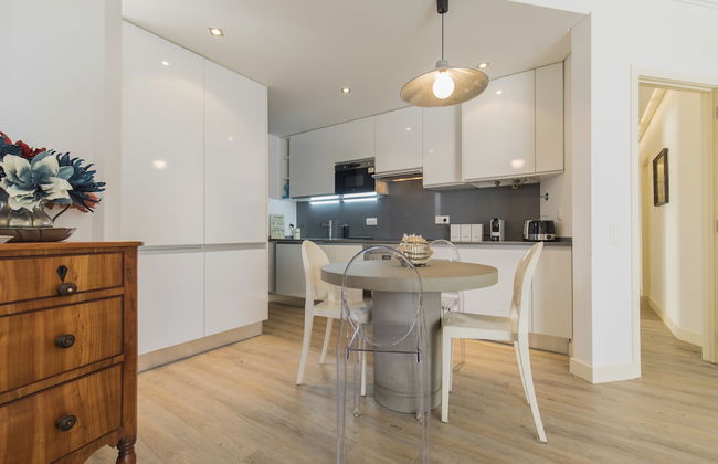 Cozy Seaview Apartment - Photo 7