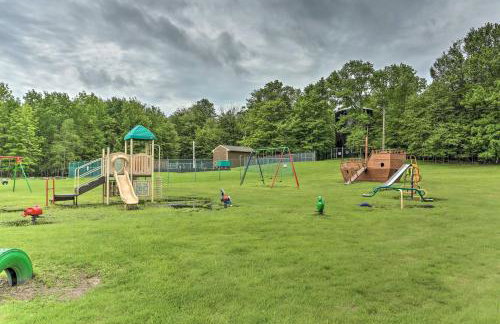 Peaceful Wooded Retreat at Lake Wallenpaupack! - Foto 29