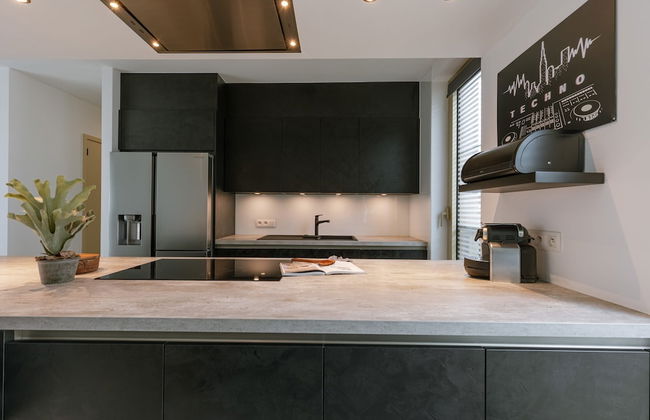 Modern Apartment With Large Terrace - Photo 17