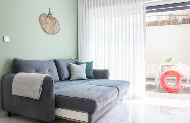 Tranquil Stay Near Beach by Sea N' Rent - Photo 6