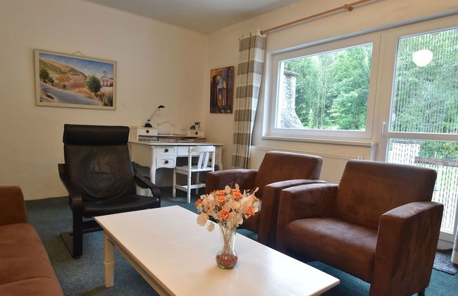 Serene Holiday Home in Mladé Buky with Private Pool and Trampoline - Foto 10