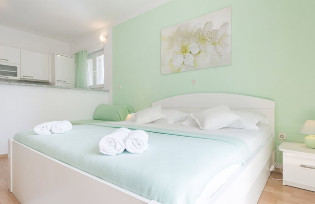 Apartmani Nikolina - Photo 24