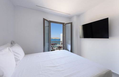 Azure Naousa - Photo 32