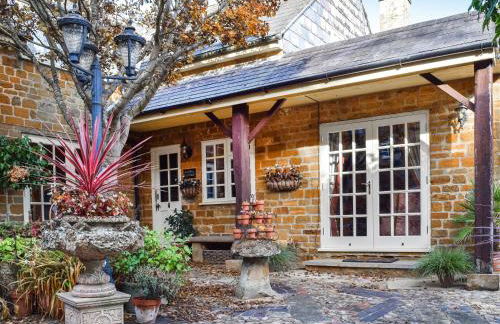 Russell Cottage - Photo 1