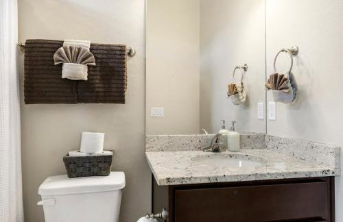 Mountain Peaks Getaway 4BR4BA Pet-Friendly Central AC Near Downtown Trails - Foto 15