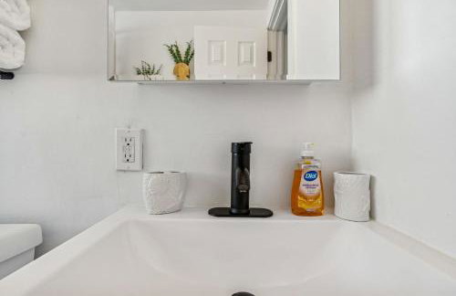 Elegant Largo Retreat, Sleeps 8, 10 Mins to Beach - Foto 39