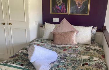 Farmhouse Retreat with Hot Tub, Pool, Horses, Games Room, Free Car Park, Only 45 min from Oxford Circus - Foto 43