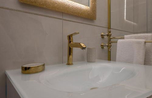 FASHION APARTMENT GOLD Bologna with JACUZZI & CAR GARAGE - Foto 37