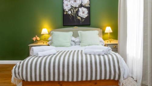 Spacious 4BR house, 2 en suites with garden & on-site parking - Foto 2