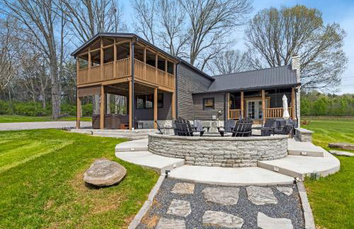 3BR Luxury Log Cabin Near Franklin - Foto 12