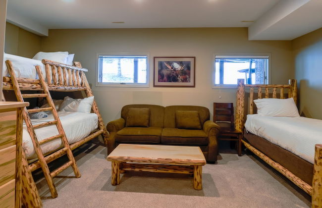 Thunder Ridge by Fernie Lodging CO - Photo 5