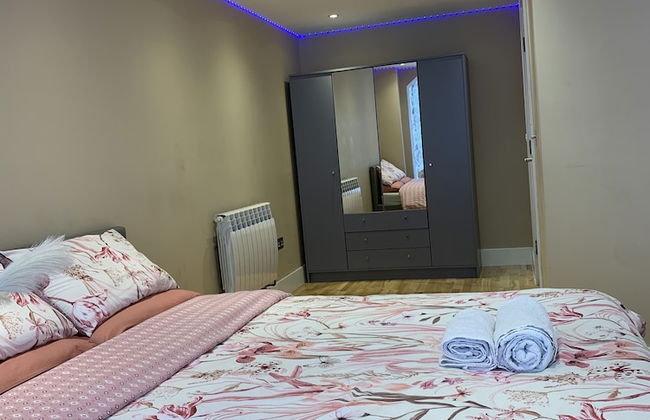 Charming 2-bed Apartment in Kingston Upon Thames - Foto 9