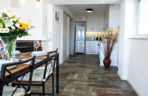 Panoramic Seaview Maisonette with Garden - Photo 20