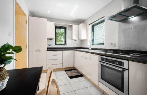 Spacious 4-bedroom House in Birmingham near city centre with Parking and ideal for families and groups - Foto 16